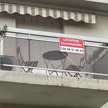 Devant La Et Vue Parking Clim Internet Sealecques Apartmán *